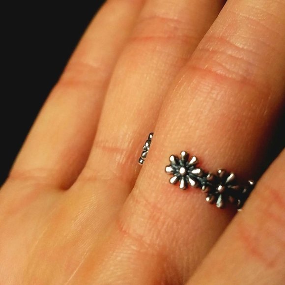 Little daisy ring - Picture 6 of 6